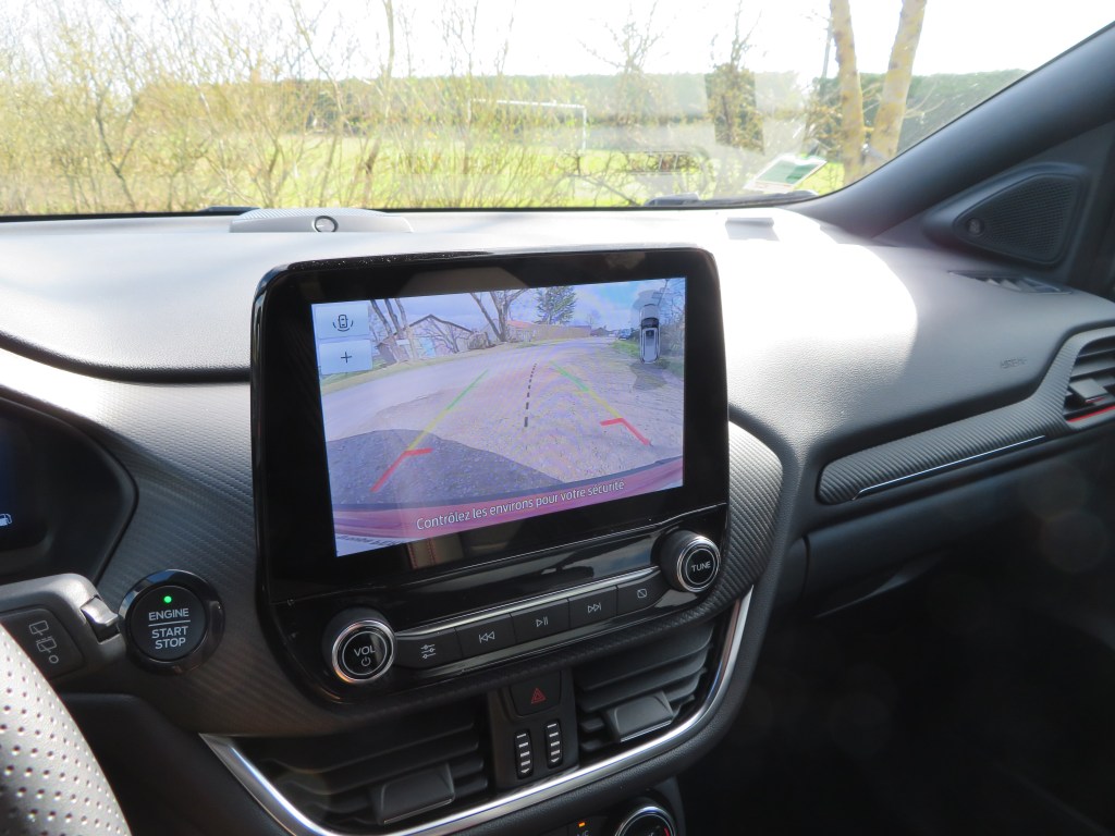 Caméra de recul très utile sur Ford Puma.