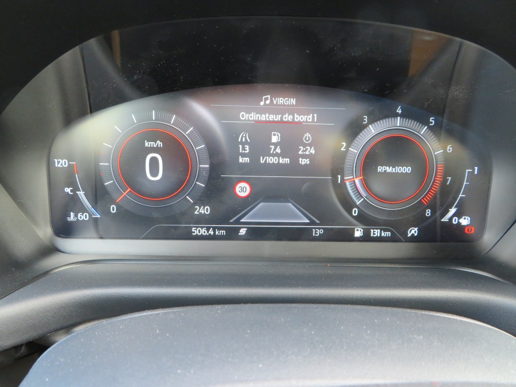 Tableau de bord Ford Puma mode sport.