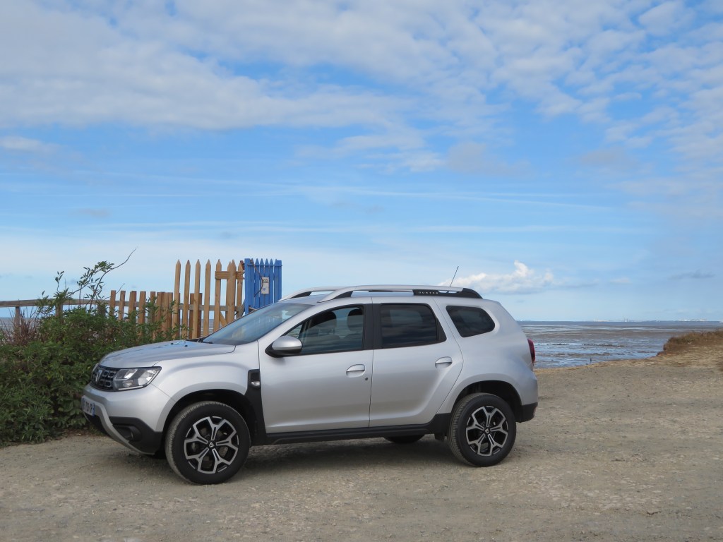Dacia Duster seconde génération Prestige gris en version diesel.
