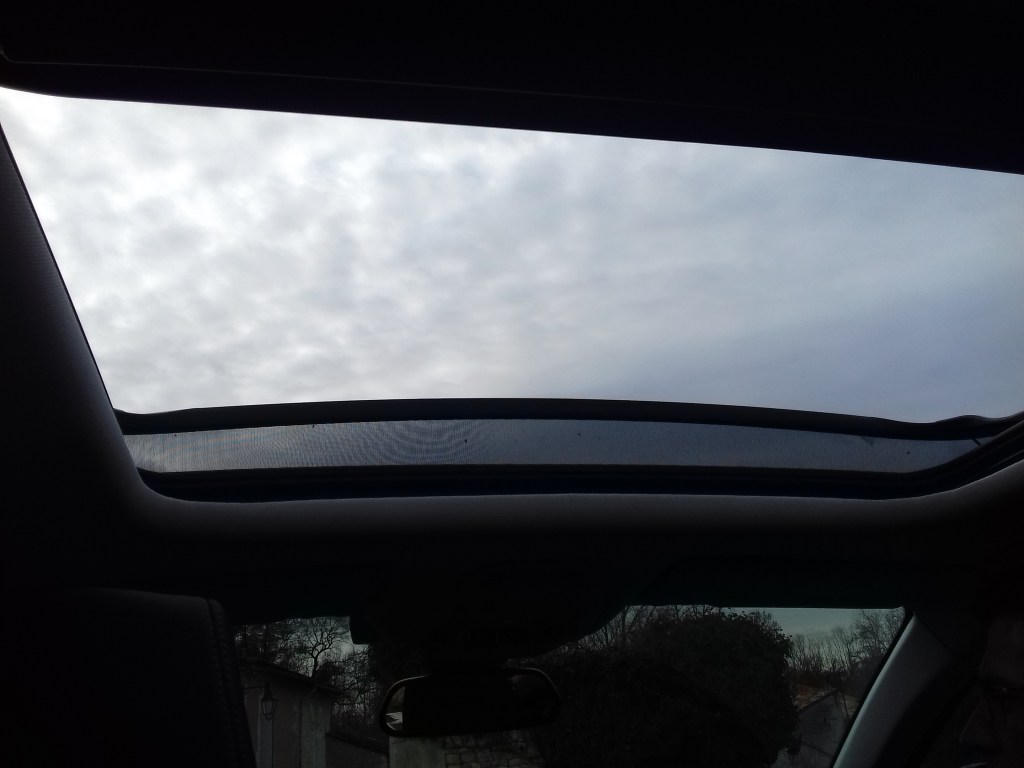 Toit ouvrant Peugeot 3008 HDI Allure Business.