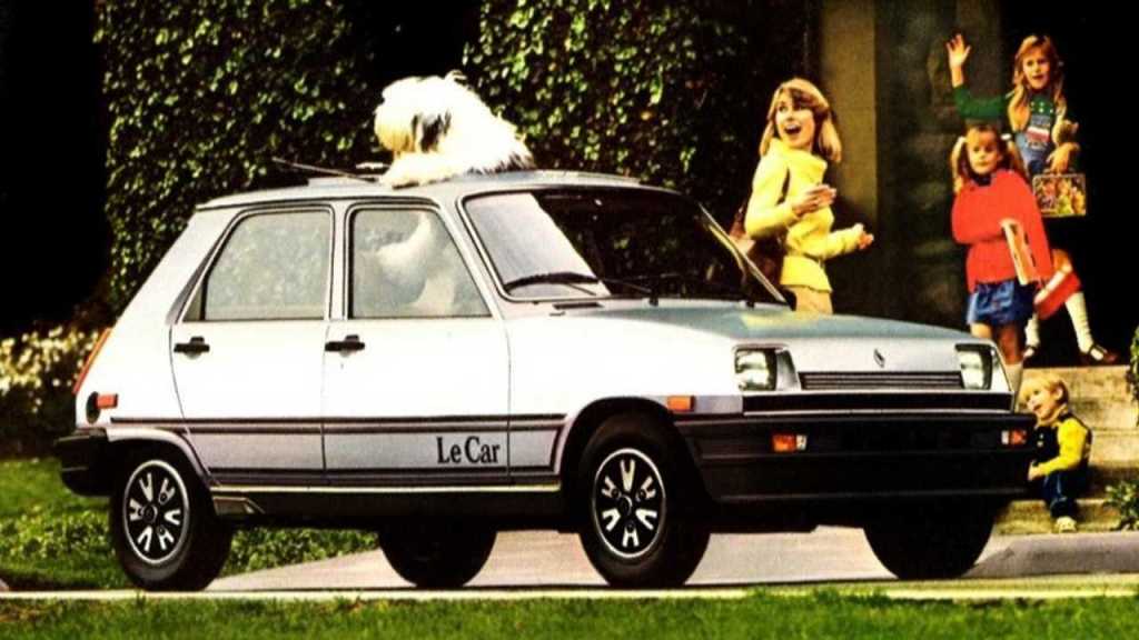 Renault 5 grise version américaine baptisée Le Car.