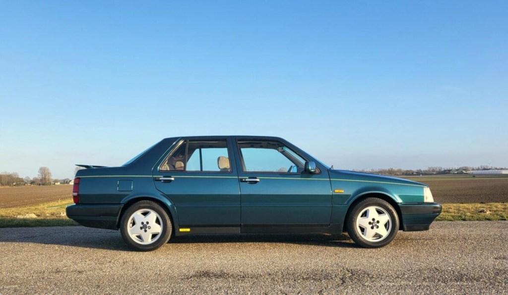 Lancia Thema 8.32 : la berline à moteur&nbsp;Ferrari