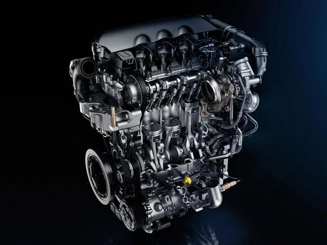 Moteur essence 1.2 Puretech vu entièrement.