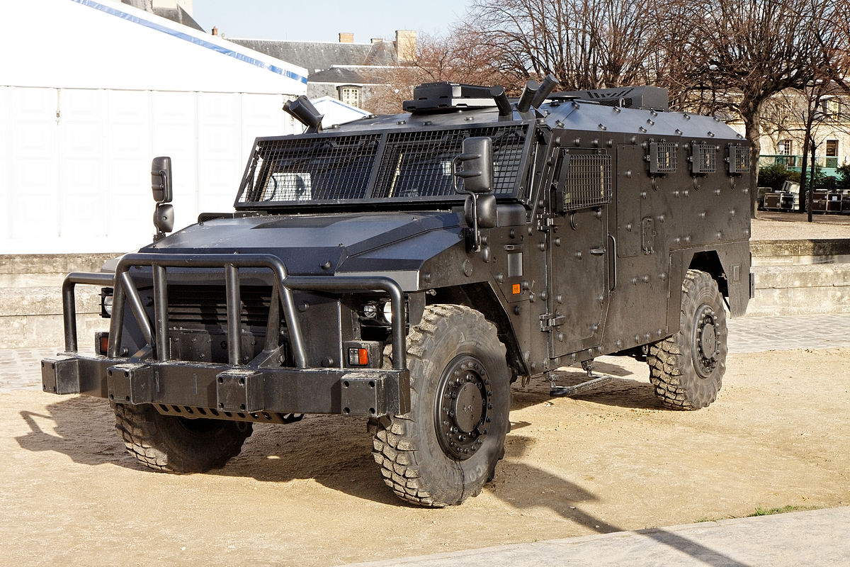 Emeutes : les véhicules utilisés par la BRI, le RAID et le&nbsp;GIGN