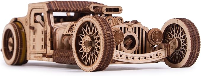 Hot rod en bois assemblé.