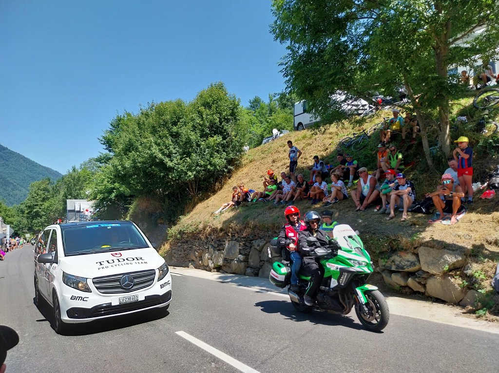 Mercedes classe V équipe Tudor Tour de France.