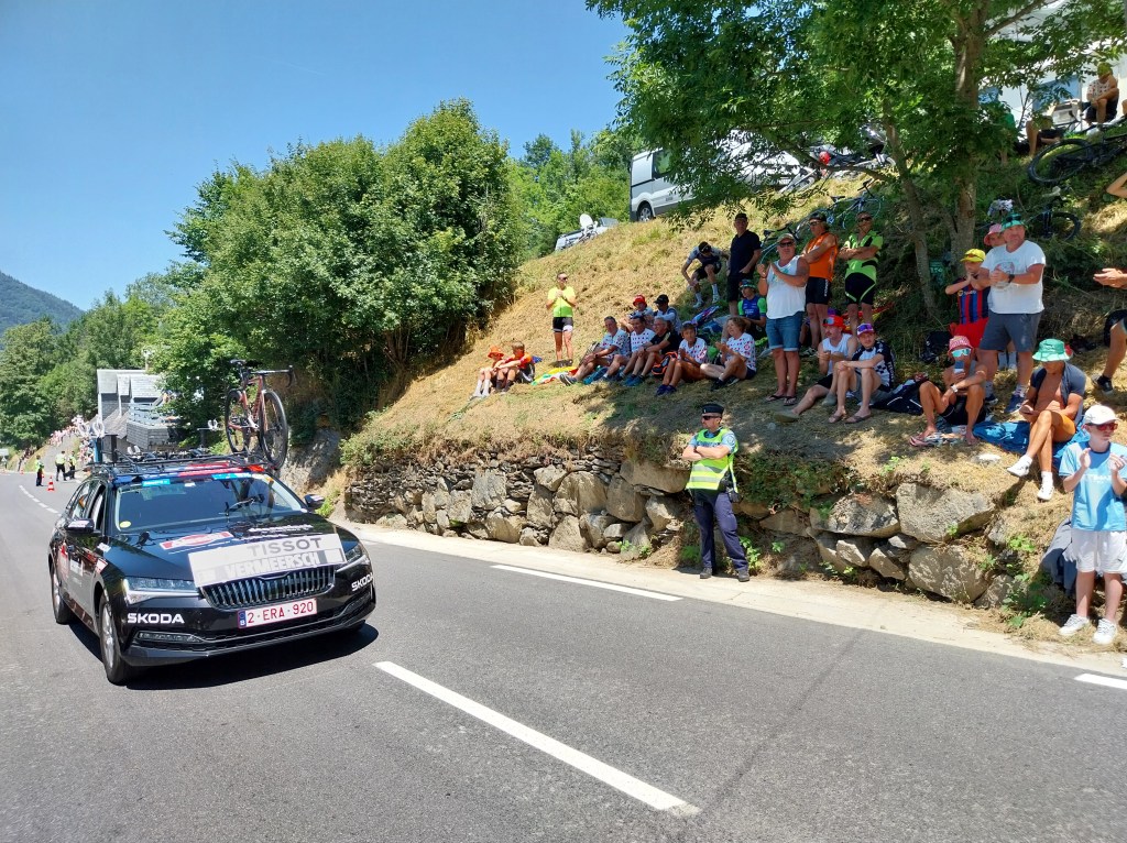 Skoda noire équipe Alpecin Sur route Tour de France.