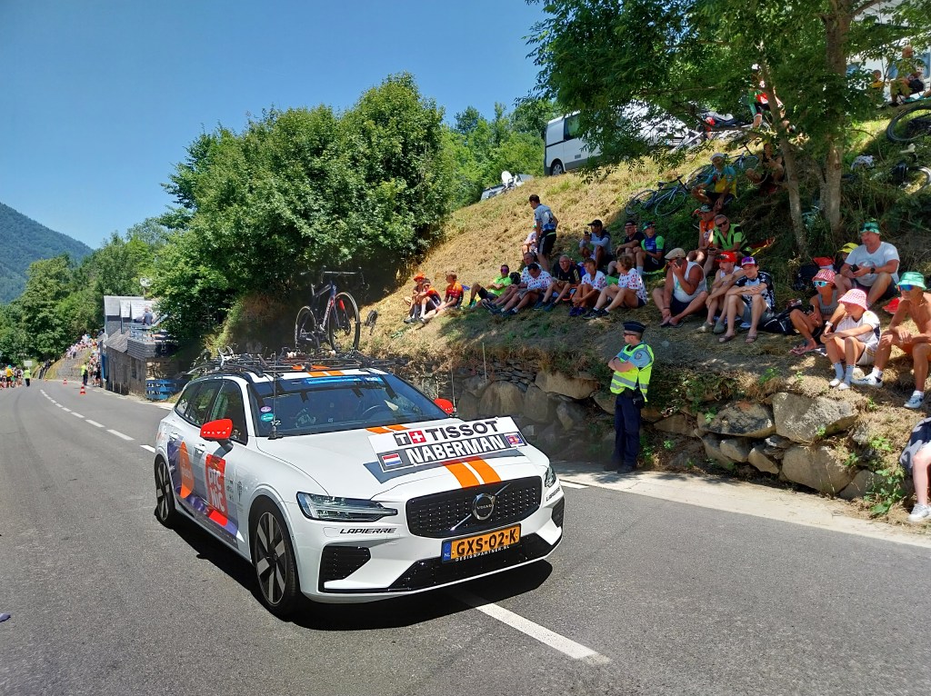 Volvo V90 blanche équipe PicNic PostNL Tour de France.